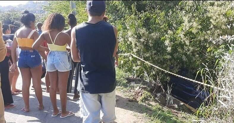 CRIANÇA MORRE NO RJ APÓS SER ATROPELADA POR HOMEM QUE LEVAVA MULHER PARA DAR À LUZ.