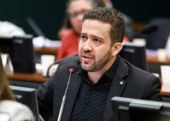 PL prevê novo auxílio de R$ 500, mas com tributação de dividendos