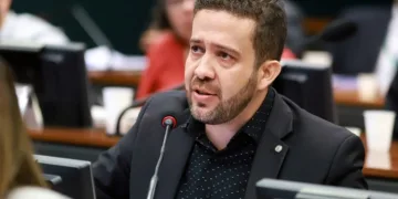 PL prevê novo auxílio de R$ 500, mas com tributação de dividendos