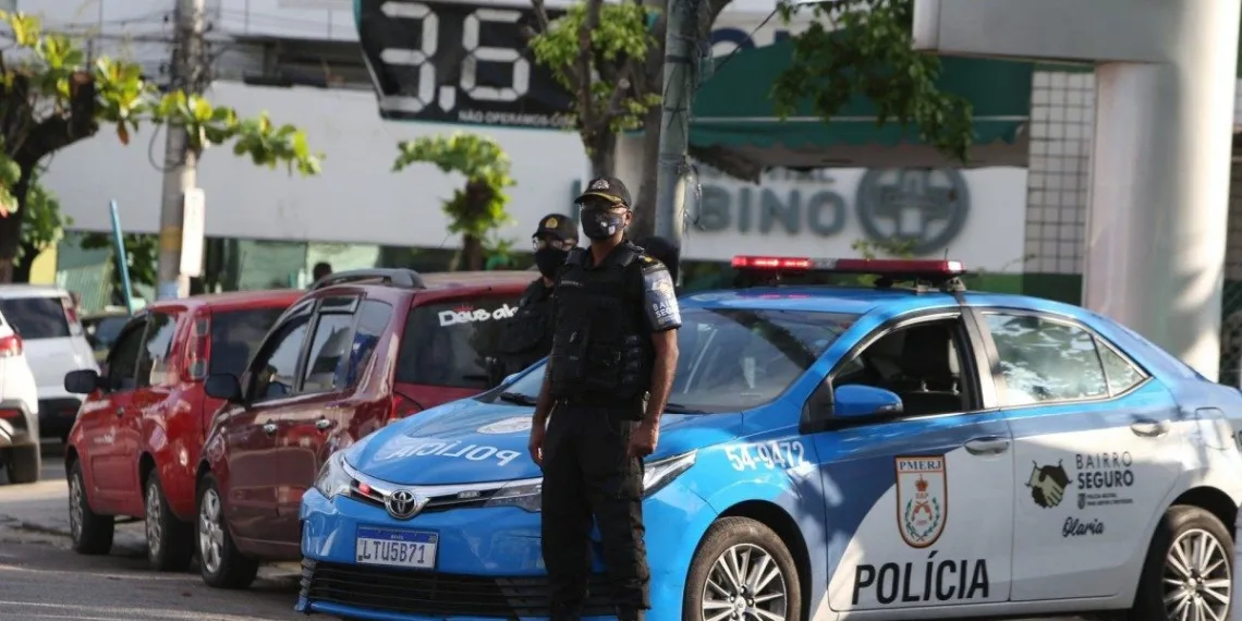 Policiais militares recebem cobranças indevidas em contracheque