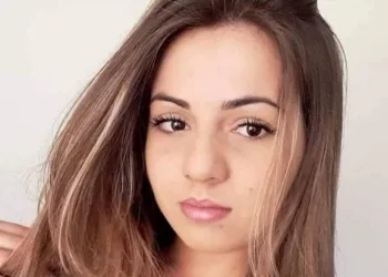 Uma estudante de 21 anos morreu após inalar lança-perfume