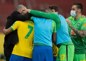 JOGADORES DA SELEÇÃO BRASILEIRA DECIDEM DISPUTAR A COPA AMÉRICA