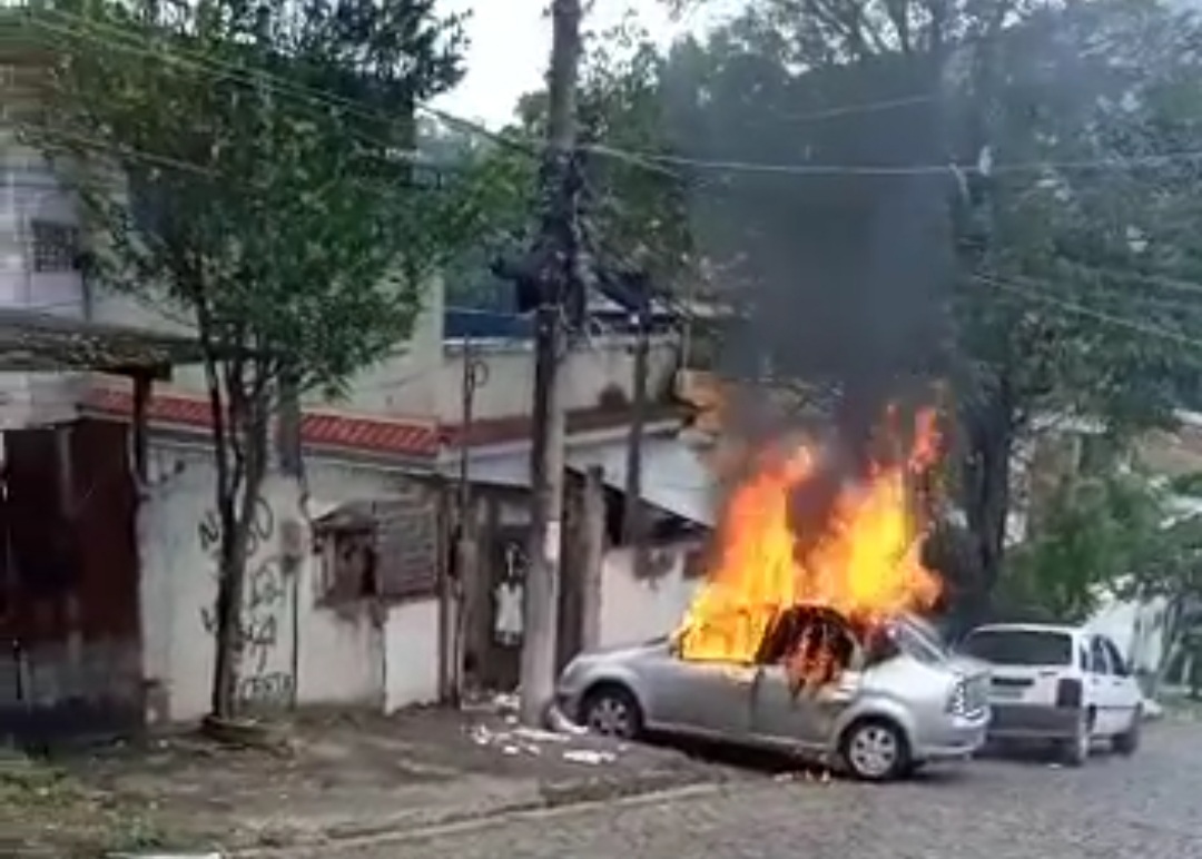 HOMEM JOGA GASOLINA NO PRÓPRIO CORPO EM CAMPO GRANDE( VIDEO) 