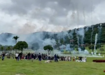 Enterro de Ecko tem queima de fogos de cinco minutos