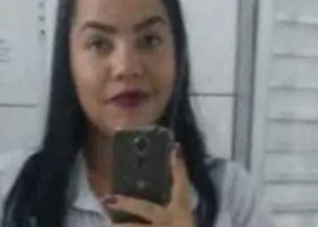 Funcionária é esfaqueada dentro de supermercado no RJ por ex-namorado