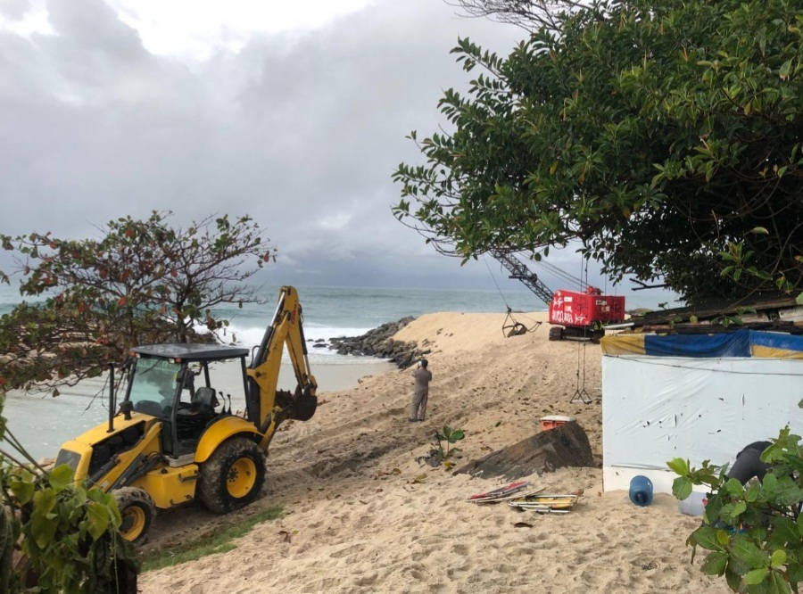 Prefeitura acaba com estacionamento da milícia em Praia da Zona Oeste