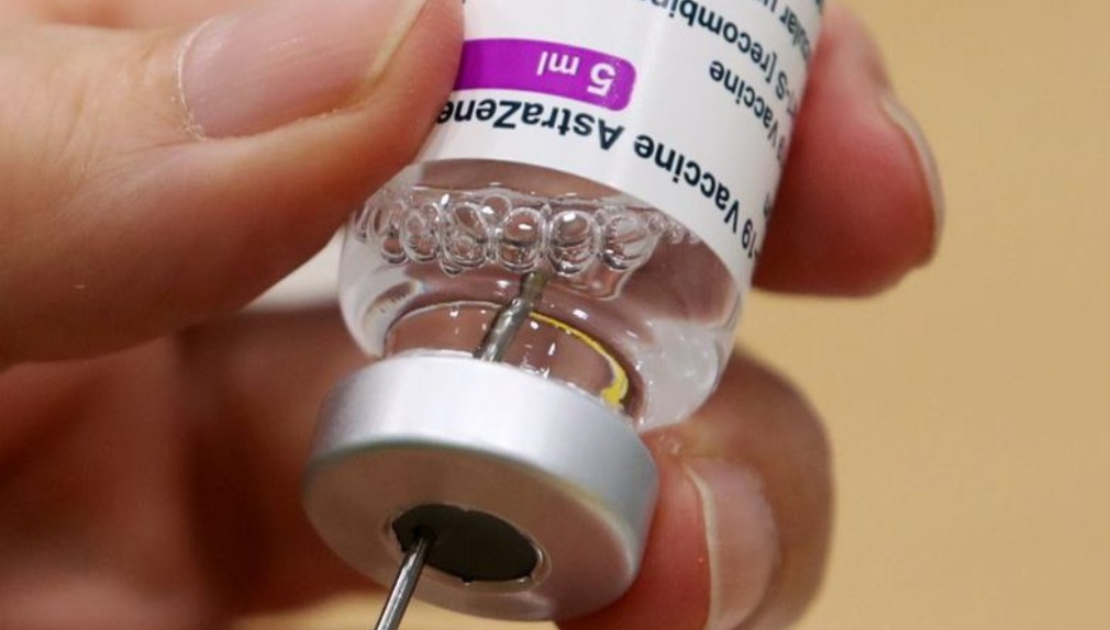 Infecções e mortes após vacinação contra covid são raras, diz estudo britânico