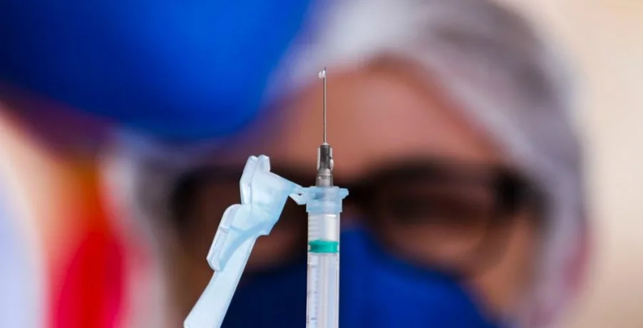 Covid-19: Rio de Janeiro busca 78 mil pessoas com vacinação em atraso