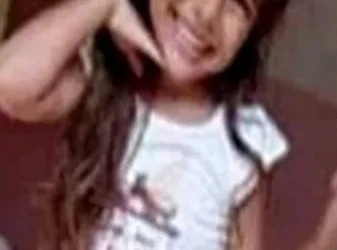 Mau tempo dificulta buscas por criança arrastada em praia do RJ