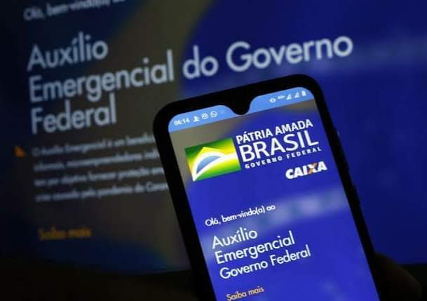 PAULO GUEDES CONFIRMA QUE VAI PRORROGAR POR MAIS 3 MESES O AUXÍLIO EMERGENCIAL