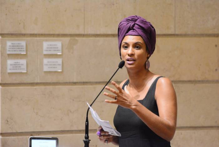 Viúva de Adriano da Nóbrega diz que sabe quem mandou matar Marielle Franco