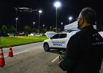 Detran.RJ fará novas blitzes com drones para coibir ‘pegas’ 