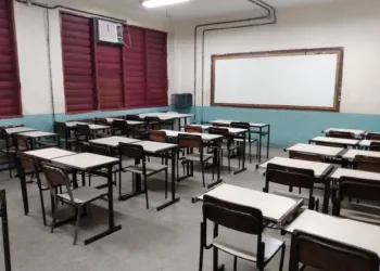 Secretaria de Educação convoca mil professores e faz migração de 500 educadores para 40h