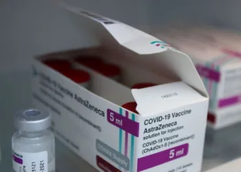 Covid-19: governo do Rio antecipa segunda dose da AstraZeneca