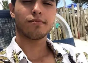 HOMEM TENTA MATAR MÃE E BEBÊ NA ZONA OESTE!! O ACUSADO FUGIU