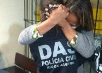 POLÍCIA RESGATA JOVEM SEQUESTRADA POR EX-NAMORADO EM UM SÍTIO NO RJ