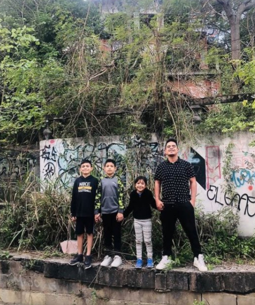 Homem cancela casamento porque sua noiva não queria cuidar dos 3 enteados: “Prefiro ser pai solteiro”