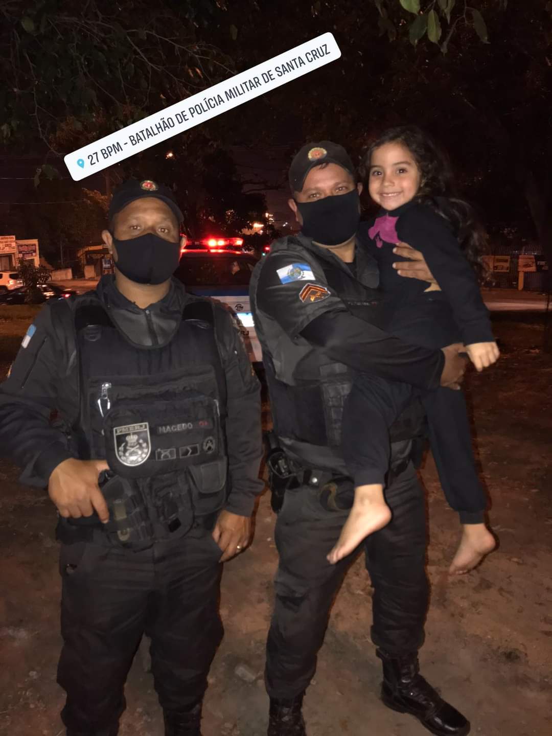 POLICIAIS SALVAM CRIANÇA DA MORTE NA ZONA OESTE