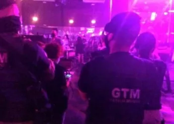 PREFEITURA DO RIO INTERDITA FESTA COM MAIS DE 300 PESSOAS EM CASA DE SWING NA ZONA OESTE!!
