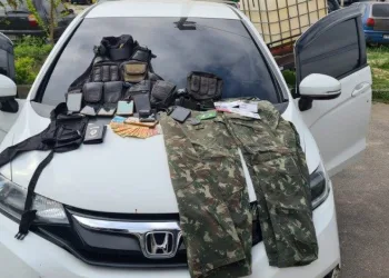 PM prende milicianos em flagrante extorquindo comerciantes na Zona Oeste