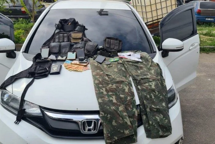 PM prende milicianos em flagrante extorquindo comerciantes na Zona Oeste