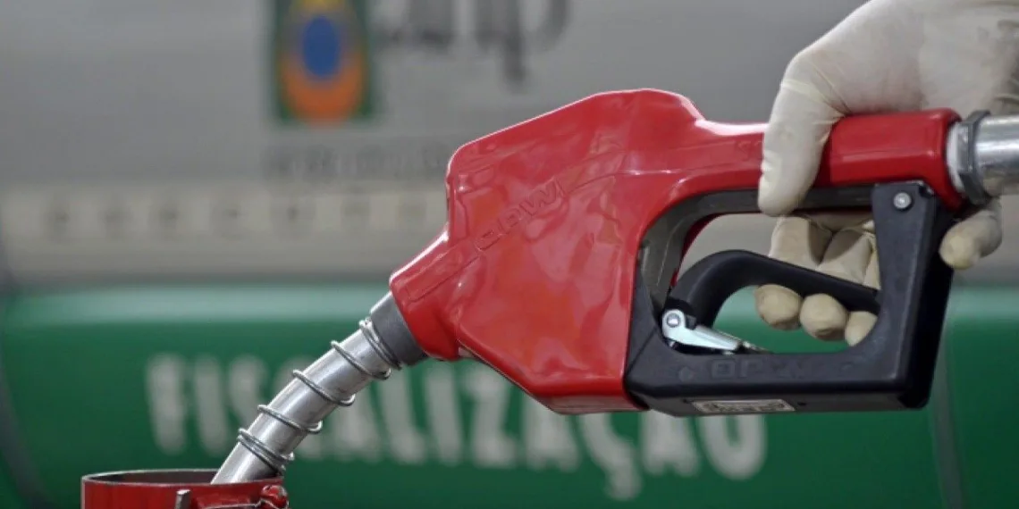 Petrobras anuncia novo aumento do preço da gasolina a partir desta quinta-feira