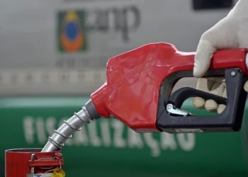 Petrobras anuncia novo aumento do preço da gasolina a partir desta quinta-feira