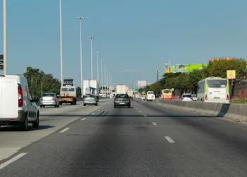 Novas interdições parciais na Avenida Brasil entre Santa Cruz e Realengo