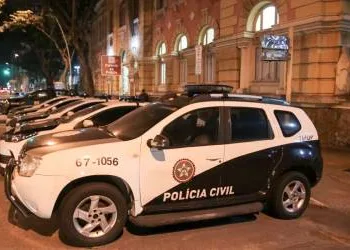 Dono de casa de prostituição é preso no RJ