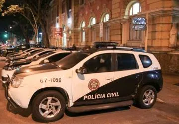 Dono de casa de prostituição é preso no RJ