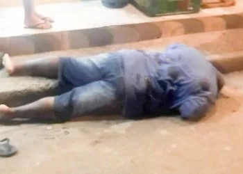Homem é morto e mulher fica ferida após ataque a tiros no Rio