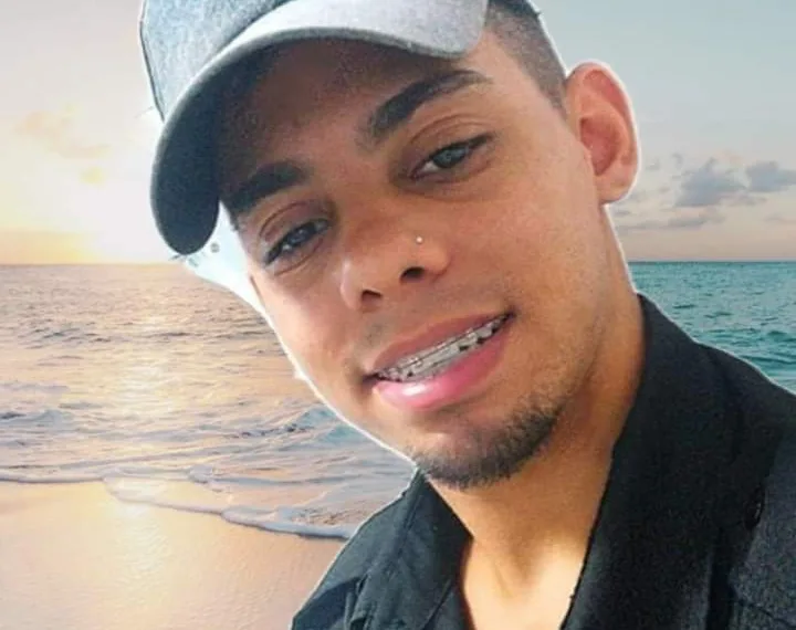 MULHER MATA EX COM VÁRIOS GOLPES DE FACA NO RJ