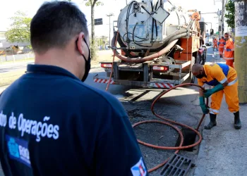 Prefeitura do Rio retira 181 toneladas de resíduos de bueiros em 33 dias da Operação Ralo Limpo