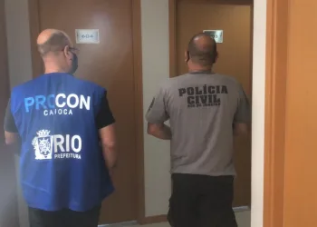 Procon Carioca participa de operação que investiga suspeitos de montar esquema de pirâmide no Rio de Janeiro, em Recife e Salvador