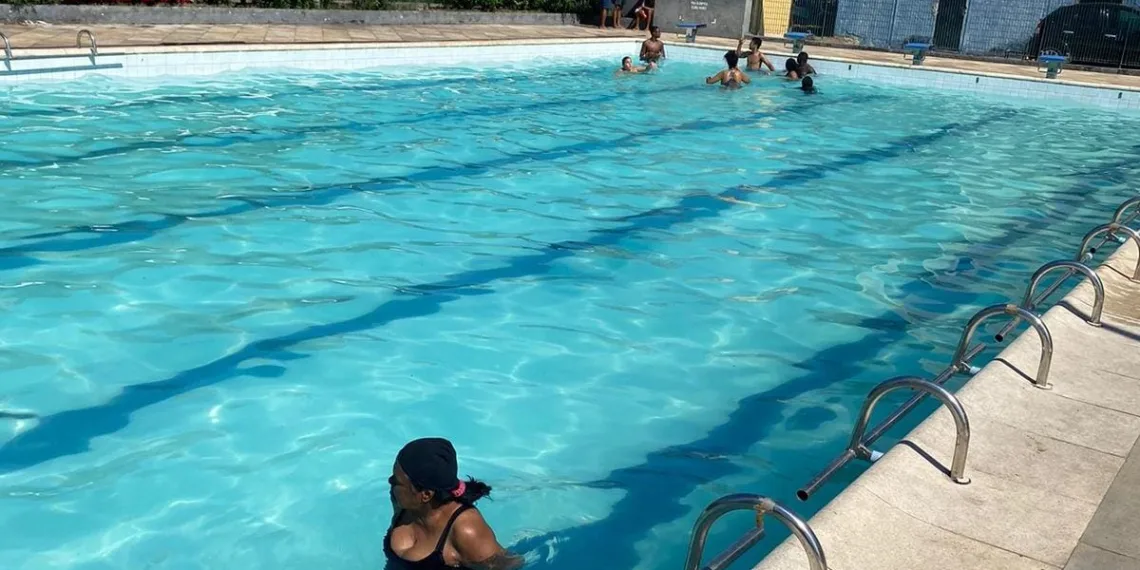 Vila olímpica Clara Nunes reabre piscina semiolímpica para atividades