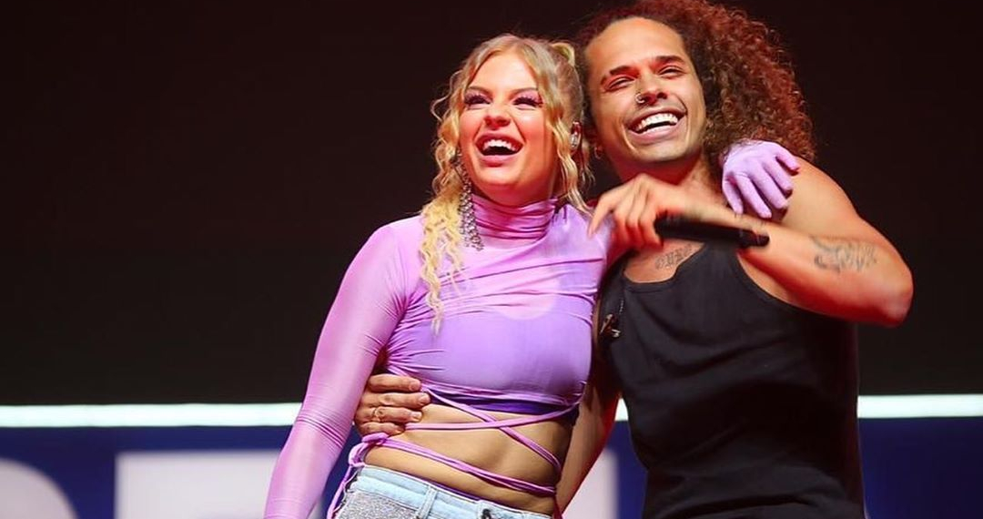 Luísa Sonza anuncia término de namoro com Vitão