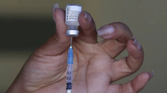 Prefeitura diz que único caso de morte causada pela variante Delta no Rio foi de mulher que recusou vacina