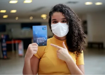 Começa a obrigatoriedade de comprovar vacinação em locais públicos
