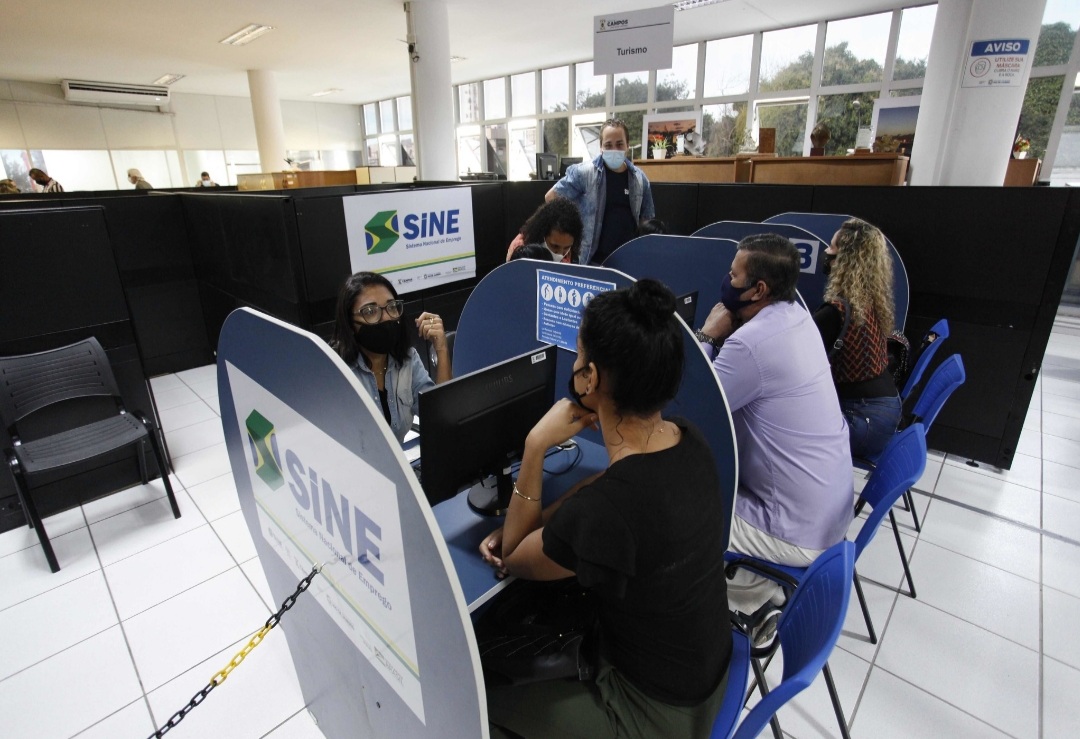 Secretaria de Trabalho divulga cerca de 1,5 mil vagas de emprego no estado