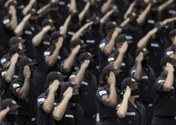 Covid-19: sem cobrar comprovante de imunização a agentes, PM tem mais de 2 mil membros sem vacina no RJ