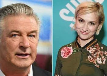 ‘Não culpo o Alec Baldwin’, afirma pai de diretora sobre a morte da filha