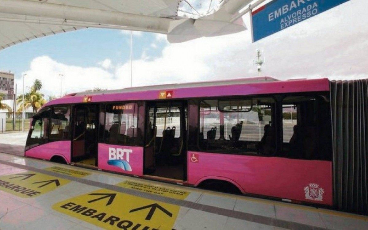 BRT com espaços exclusivos às mulheres começa a circular nesta segunda-feira
