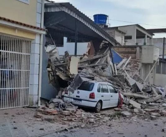 JOVEM MORRE EM DESABAMENTO DE PRÉDIO NO RIO