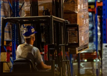 Secretaria de Trabalho divulga quase 900 vagas de emprego no estado