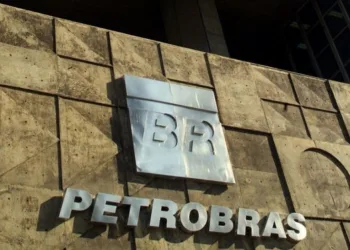 Petrobras anuncia novo aumento da gasolina e do diesel nas refinarias