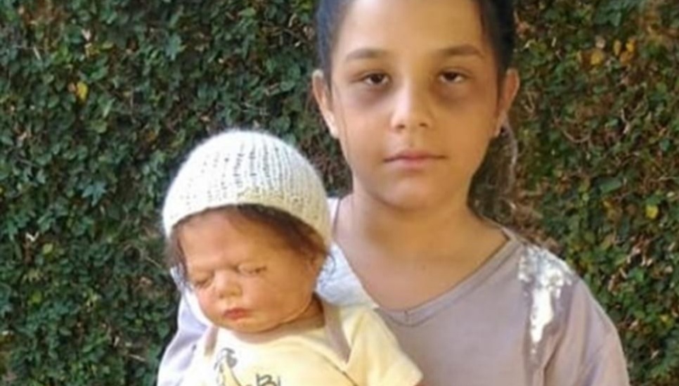 Criança vai a festa de Halloween fantasiada de ‘mãe cansada’ e viraliza na web