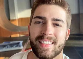 Estudante de medicina acusado de abusar de quatro crianças, entre elas as irmãs de 3 e 9 anos, já é considerado foragido