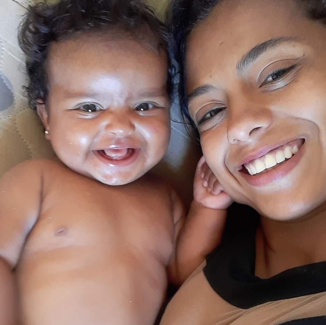 MÃE E FILHA DE 2 ANOS MORREM EM ACIDENTE NO RJ
