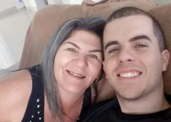HOMEM MATA EX-NAMORADA E O FILHO POR NÃO ACEITAR O FIM DO RELACIONAMENTO E ACABA MORTO NO RIO