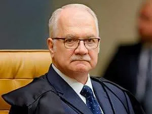 MINISTRO DO STF EDSON FACHIN SUSPENDE LEI QUE PROIBE LINGUAGEM NEUTRA EM INSTITUIÇÕES DE ENSINO.